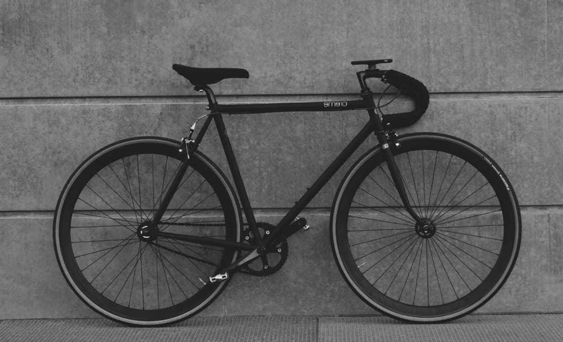 Bicicleta preta modelo Magic Might